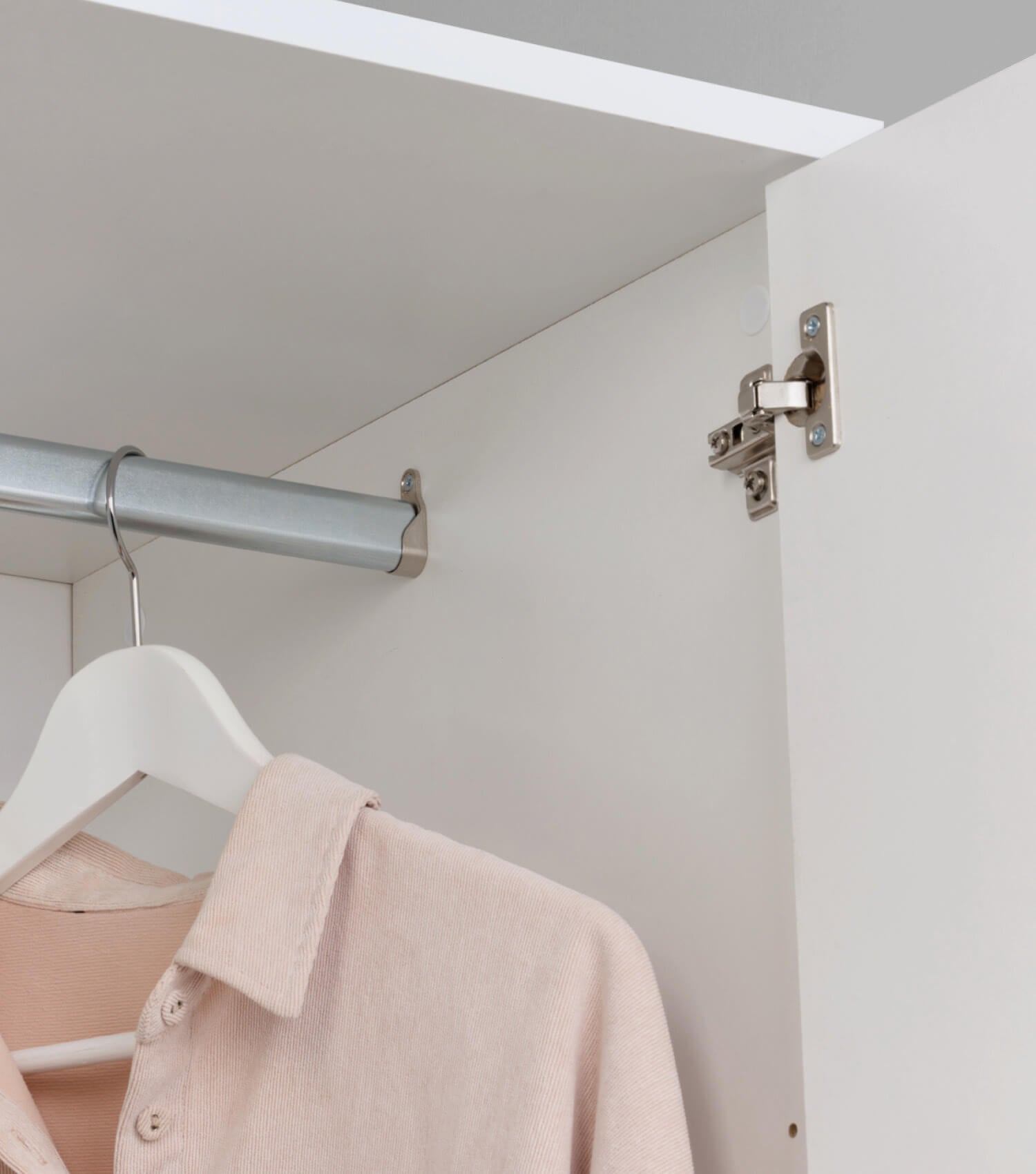 Stabile Kleiderstange, bis zu 20kg belastbar