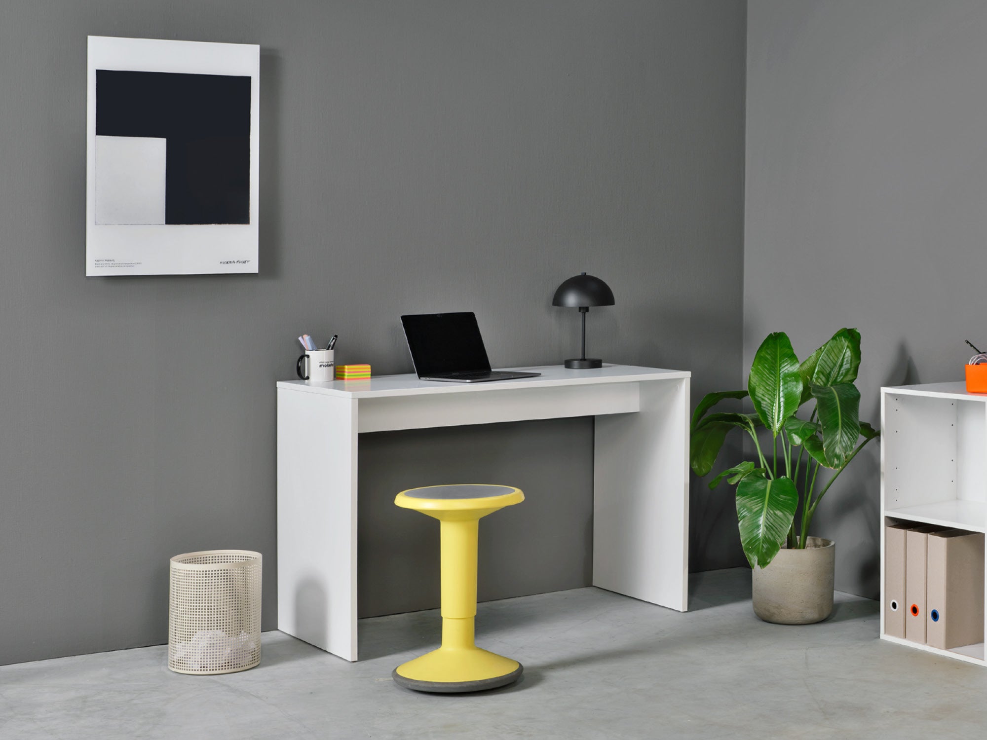 Schreibtisch in Weiß für das Büro