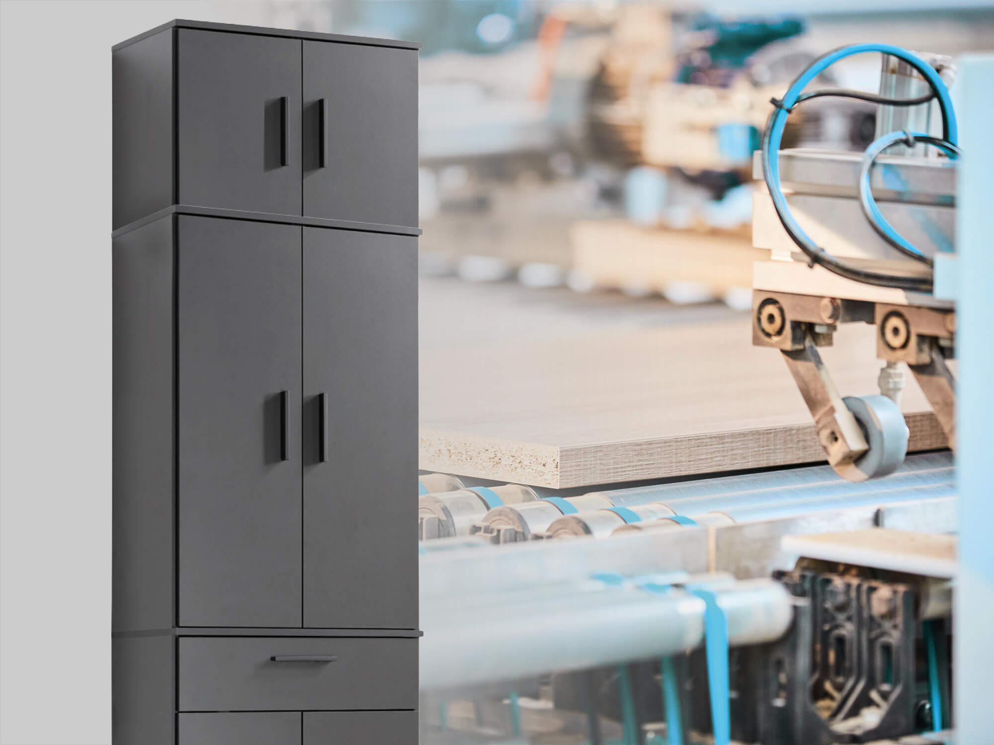 Deckenhoher Mehrzweckschrank Made in Germany