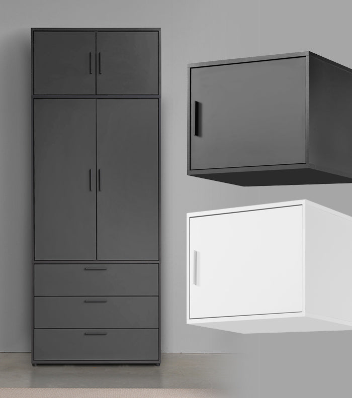 Deckenhoher Stauraum mit dem Kleiderschrankaufsatz 'Der Hochstapler'