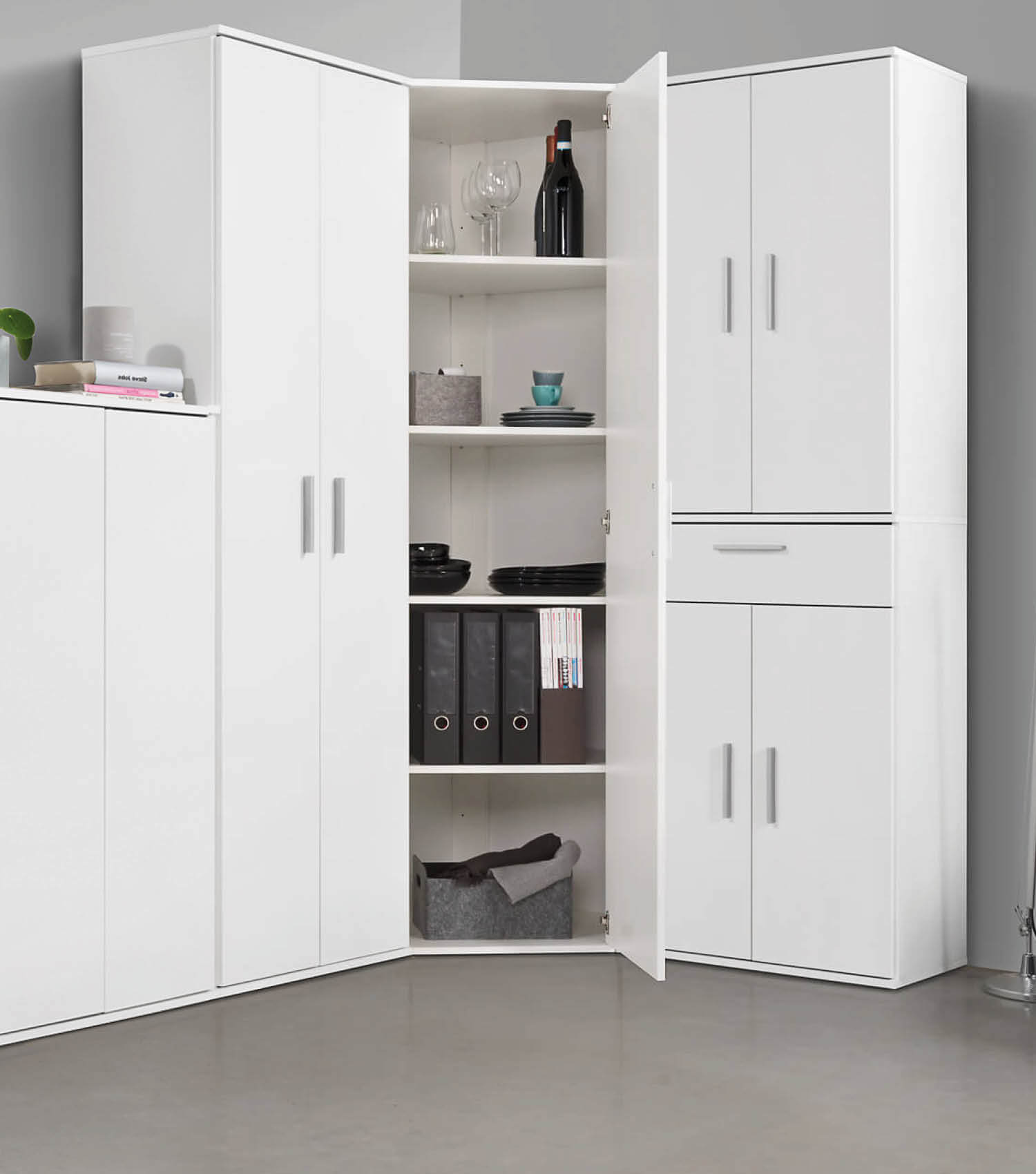 Eckschrank 'Der Lange' auch als Mehrzweckschrank oder Aktenschrank