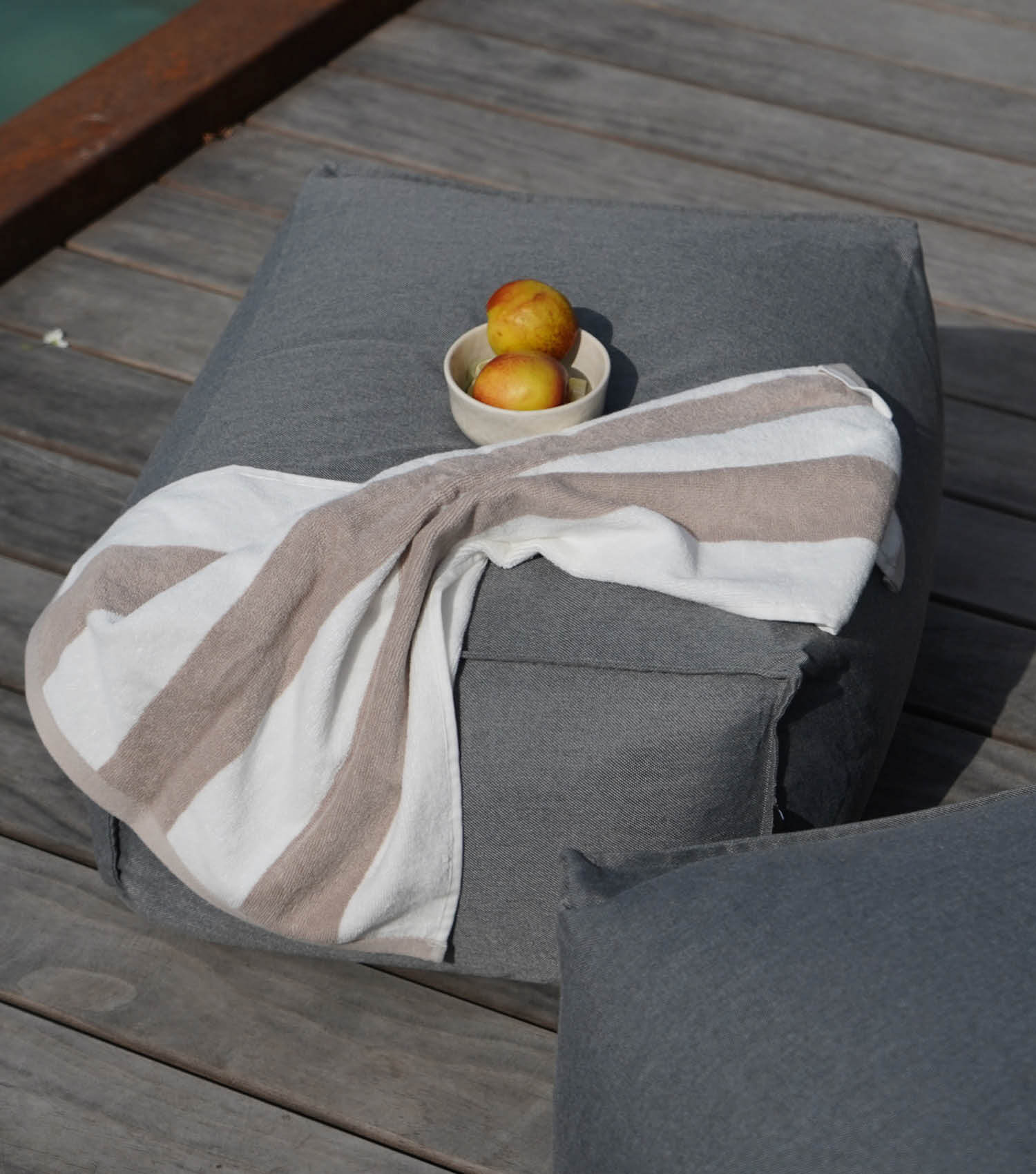 Outdoor Pouf Hocker Sitzkissen Bodenkissen 'Der Ruhepouf' Fußhocker eckig