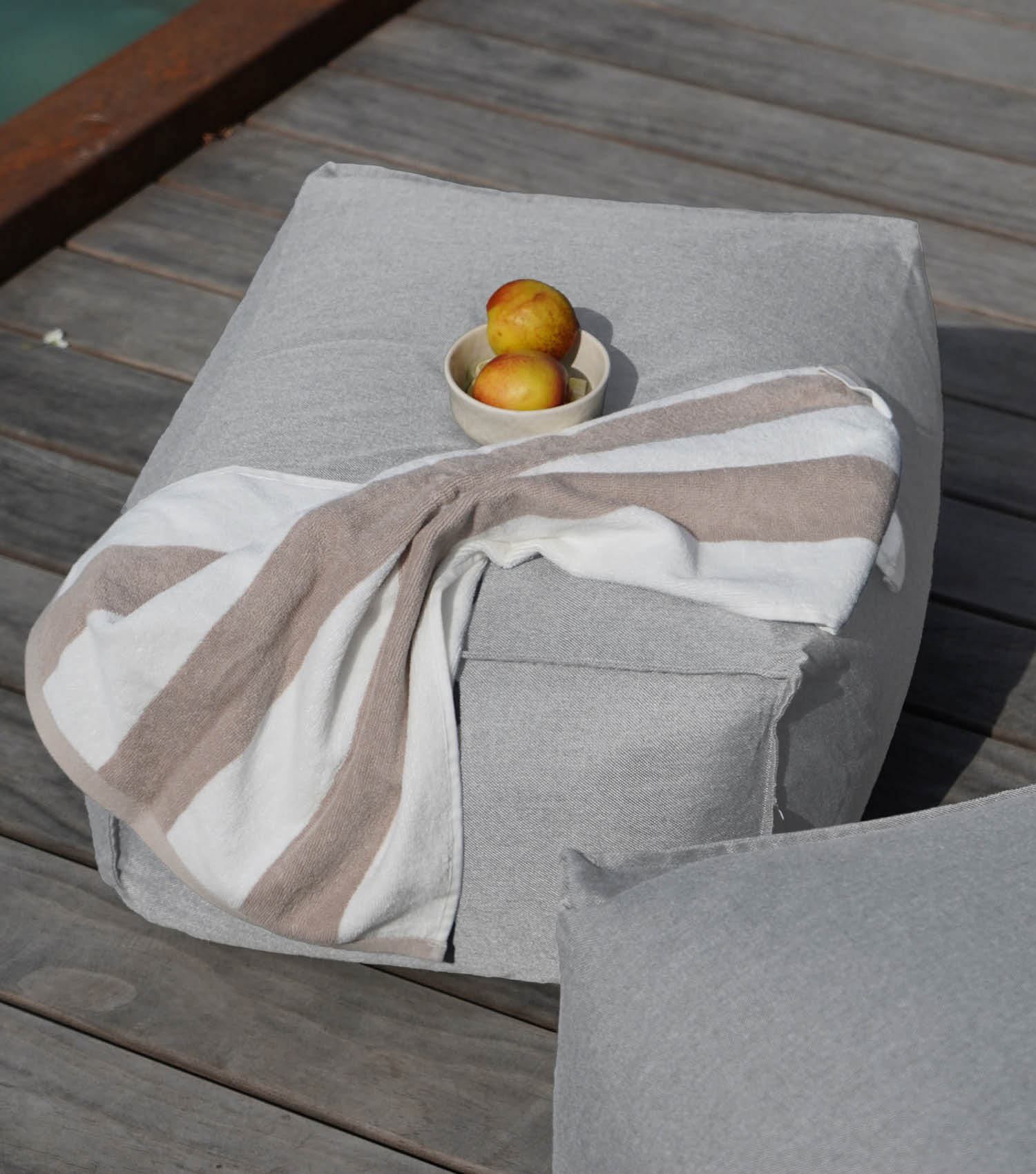 Outdoor Pouf Hocker Sitzkissen Bodenkissen 'Der Ruhepouf' Fußhocker eckig