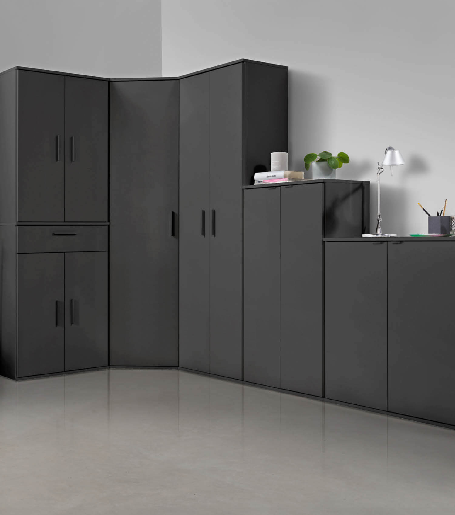 Eckschrank 'Der Lange' auch als Mehrzweckschrank oder Aktenschrank