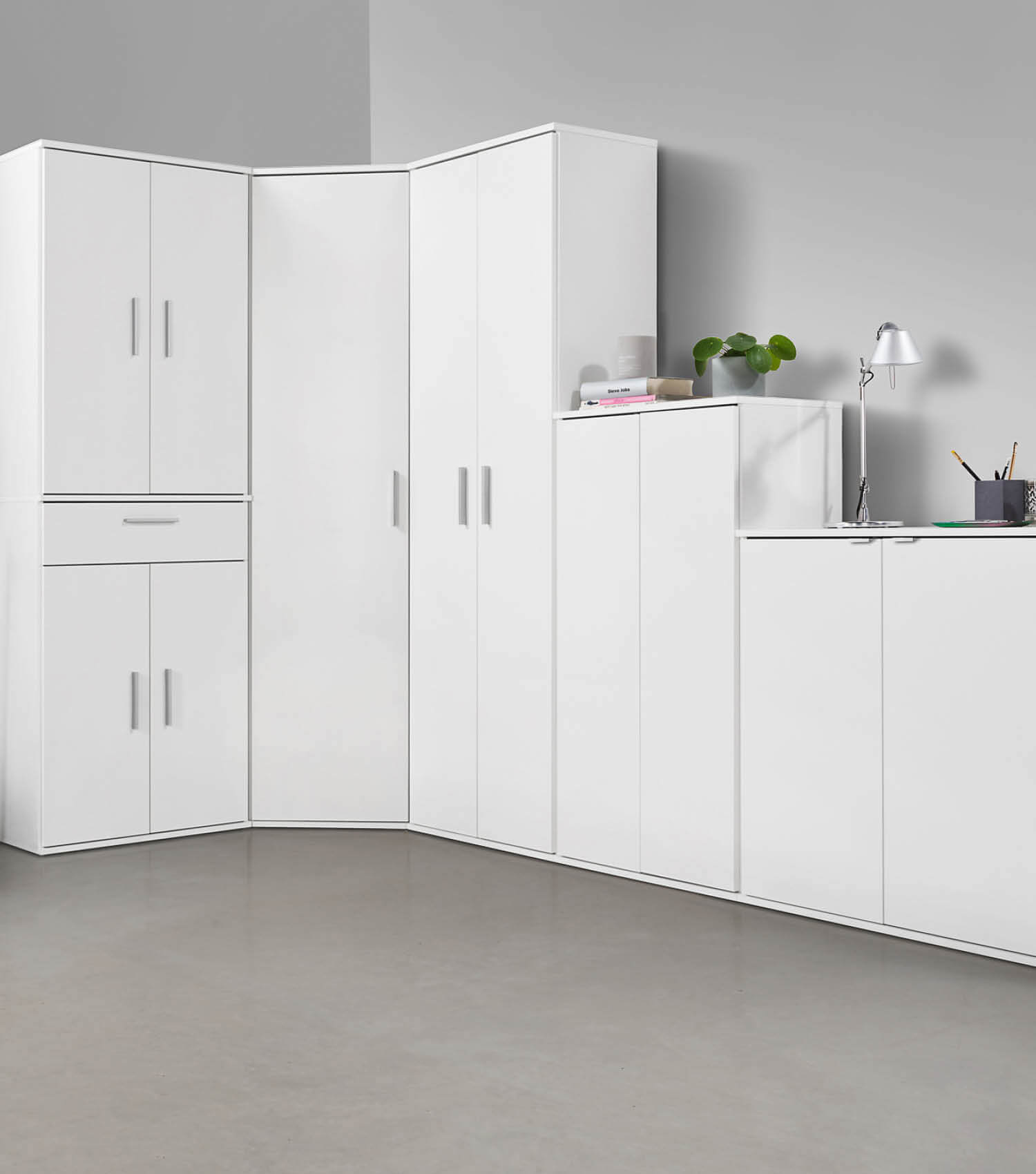 Eckschrank 'Der Lange' auch als Mehrzweckschrank oder Aktenschrank