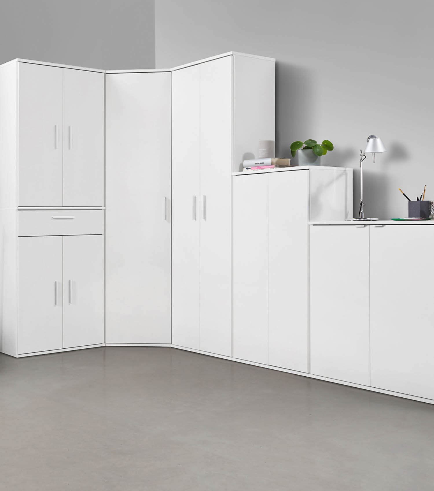 Eckschrank 'Der Lange' auch als Mehrzweckschrank oder Aktenschrank