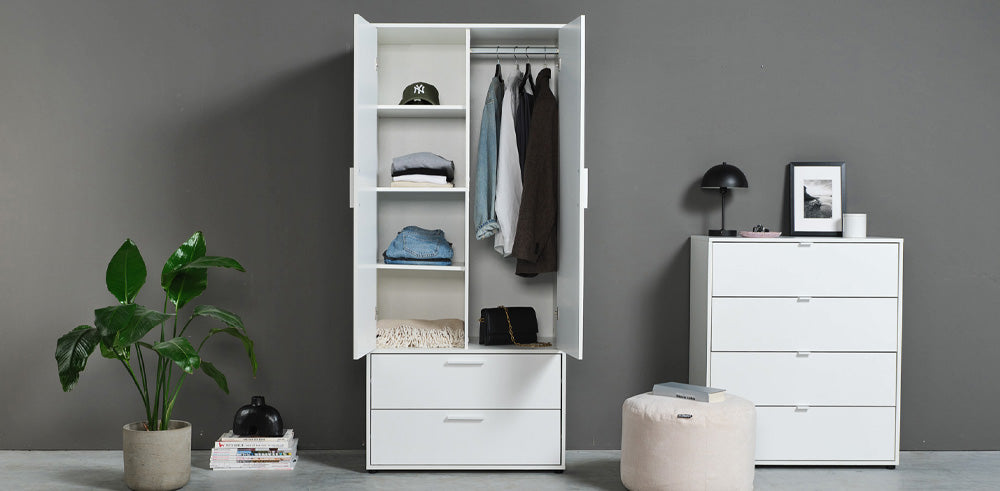 Kleiderschrank für kleine Räume finden