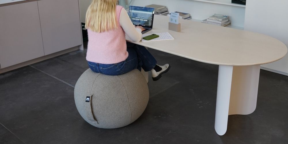 Wie gut ist ein Sitzball als Bürostuhl-Alternative?
