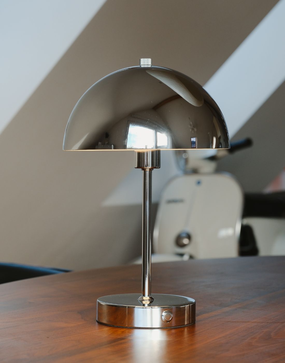 Kabellose Tischlampe aus Chrome 'Der Leuchtturm'
