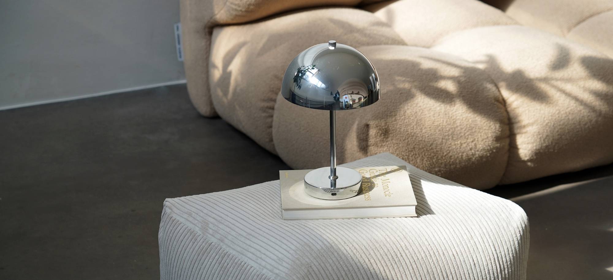 Chromlampe und Cordpouf bei mokebo shoppen